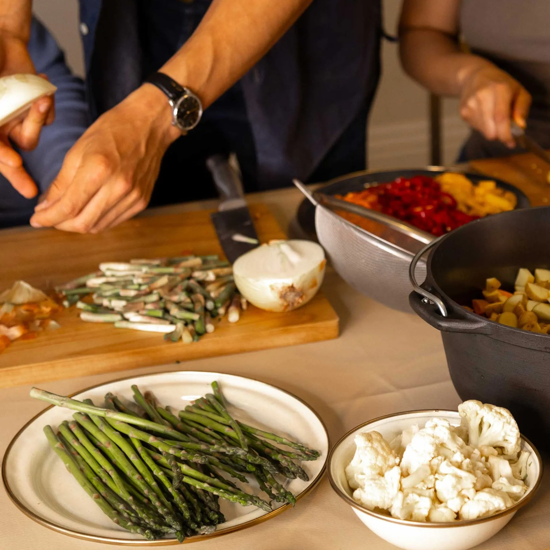 Mesa 4 Person Enamelware Table Set