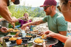 Pioneer Enamelware 4 Person Table Set