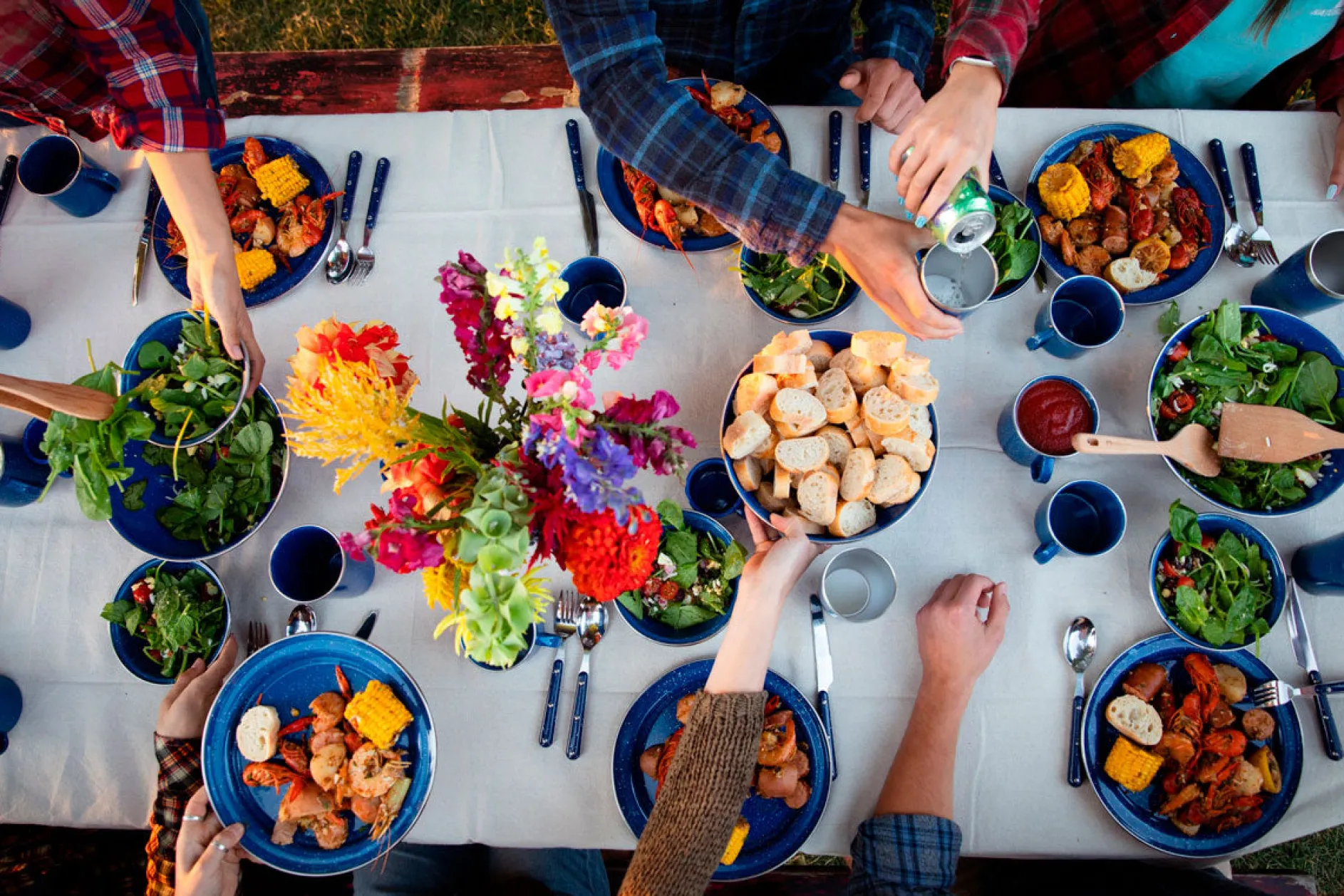 Pioneer Enamelware 4 Person Table Set